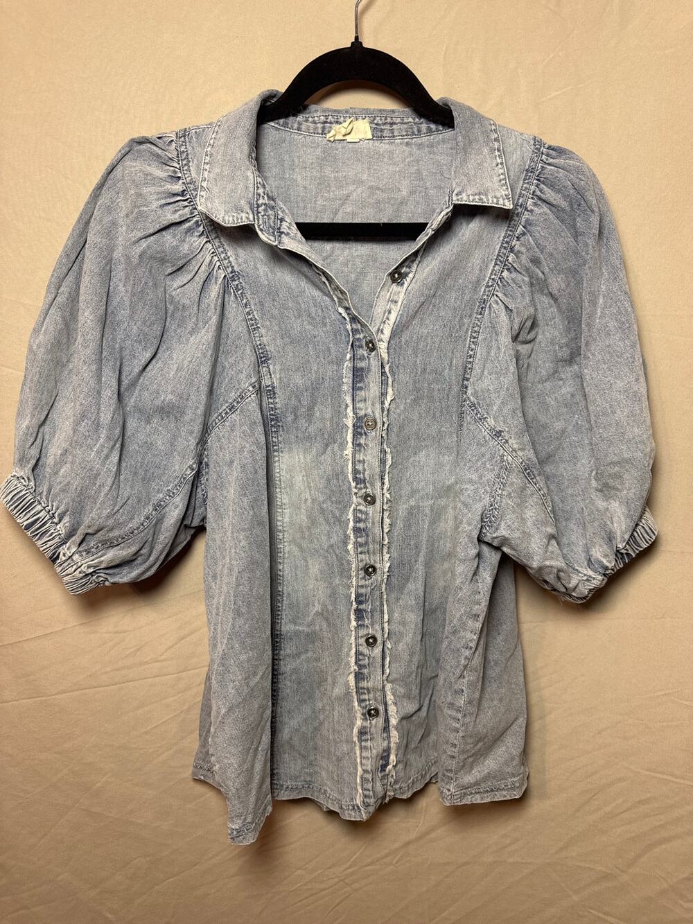 Aaron & Amber Distressed Denim Puff Sleeve Button Up Shirt Size Med 100% Cotton